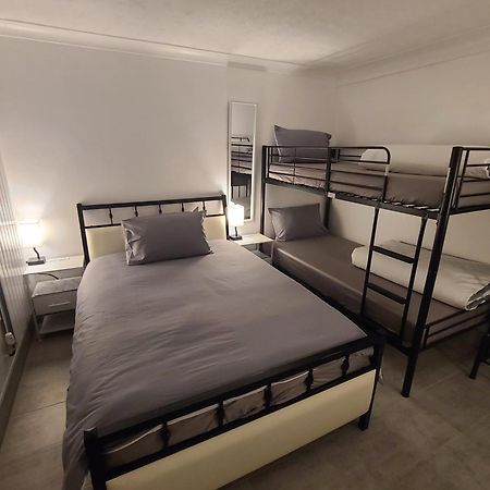 Roomz-Gatwick-London-Airport Parking-Travel Service Ifield Ngoại thất bức ảnh